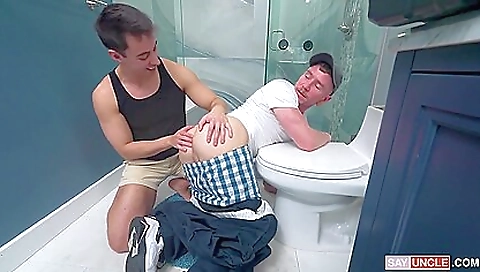 Alan Apollo Y Plomero